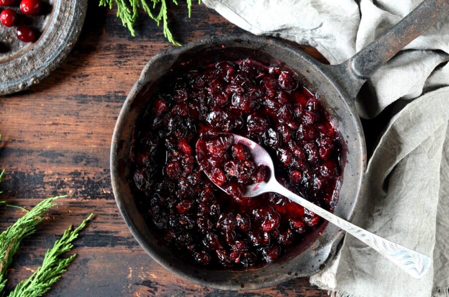 cranberry sauce thanksgiving holiday USA hawthorn berries